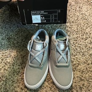 Men’s DC shoes- kalis vulc mid
